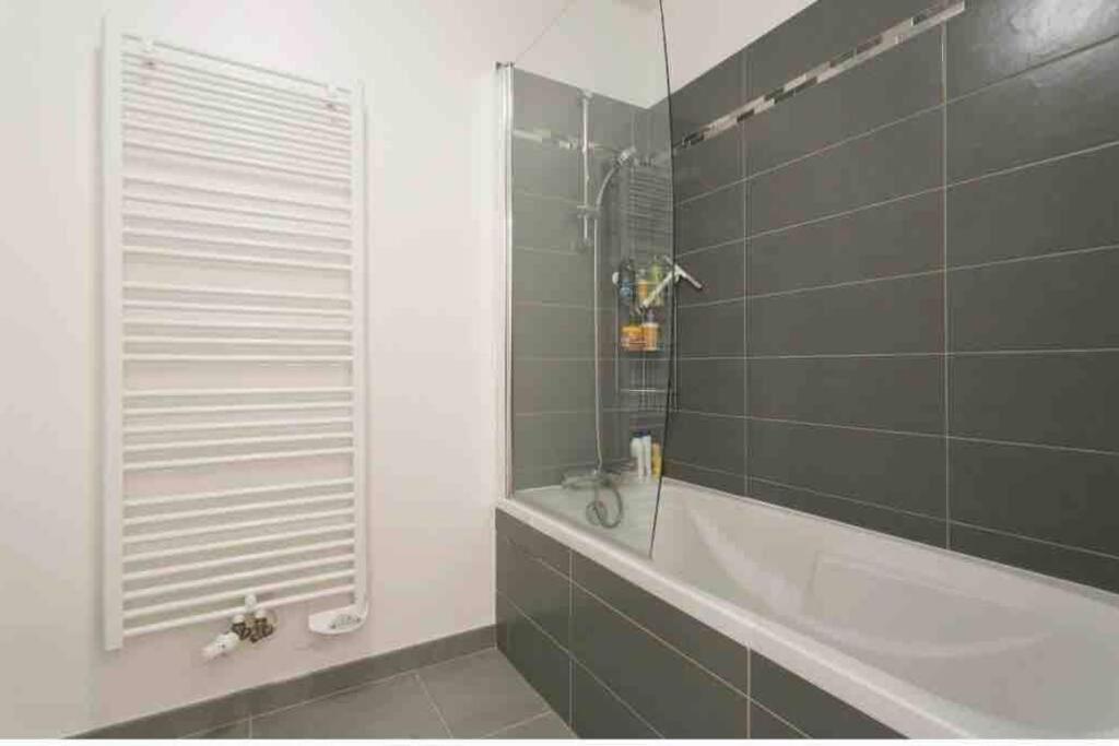 Cozy & Quiet Getaway Just 300M From Paris With Free Private Parking Apartment Gentilly Exterior photo